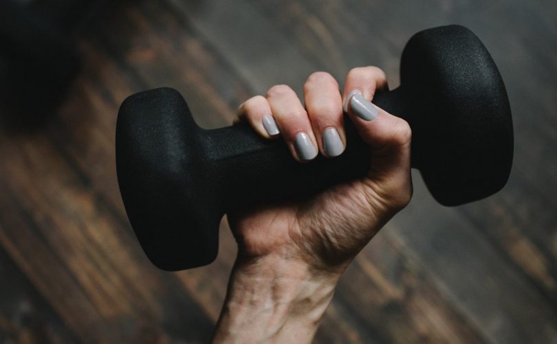 black dumbbell